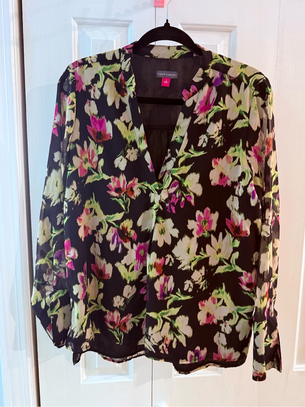 Vince Camuto Black Floral V-Neck Long Sleeve Blouse size Small